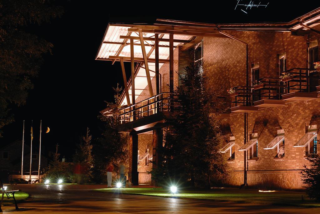 Park-Hotel Butenko Stable Protsev Dış mekan fotoğraf