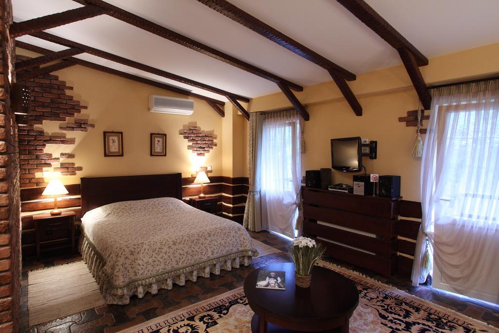 Park-Hotel Butenko Stable Protsev Dış mekan fotoğraf